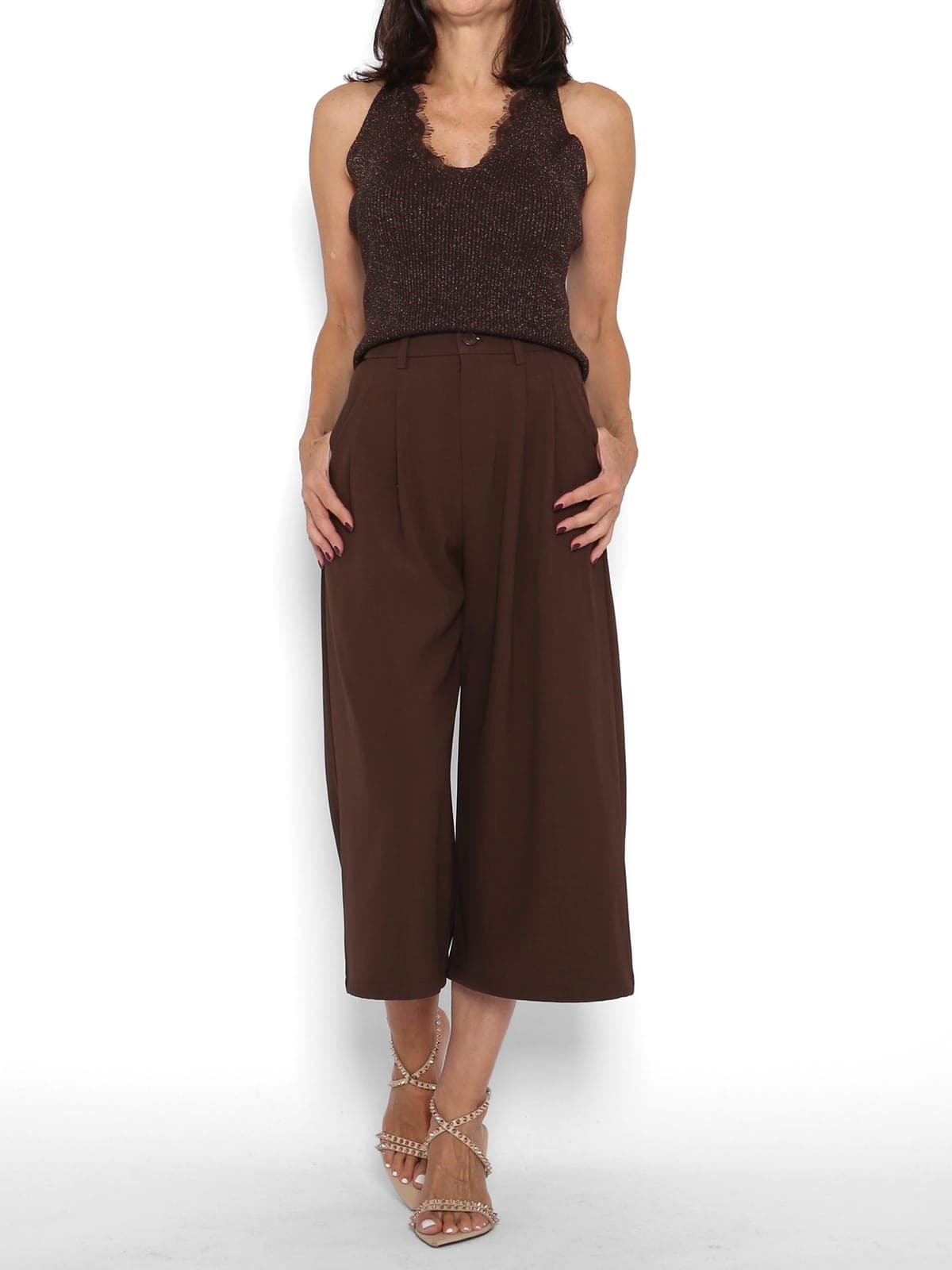 Pantalón pinzas Capri Marrón — foto 2
