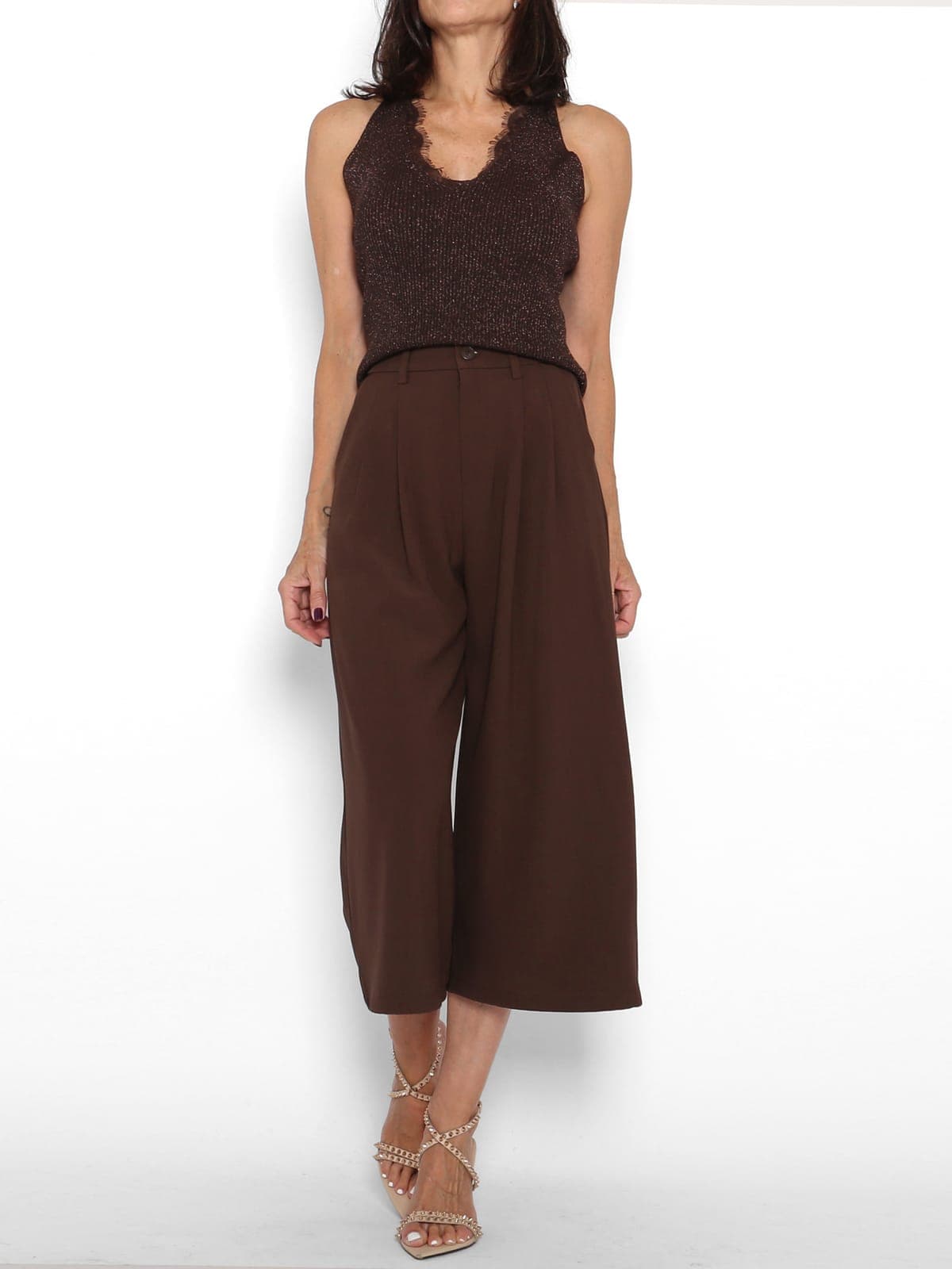 Pantalón pinzas Capri Marrón — foto 3